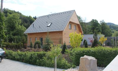 VÝSTAVBA RD V HUSLENKÁCH